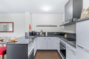 Hay Street CBD Apartment close to Swan River